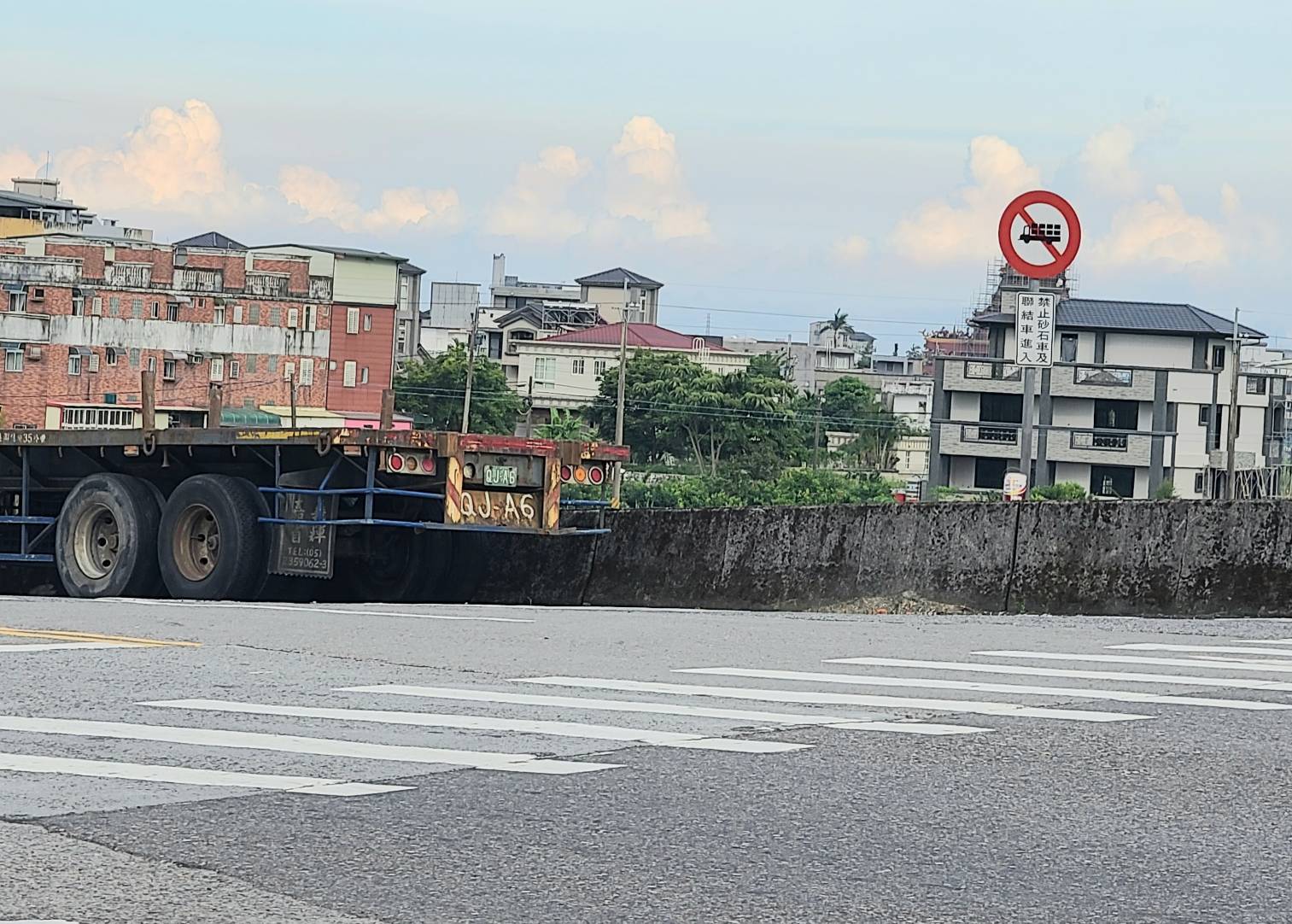 無視禁令暢行無阻羅東警方重力取締復興路段違規大型車 影音新聞 葛瑪蘭新聞網