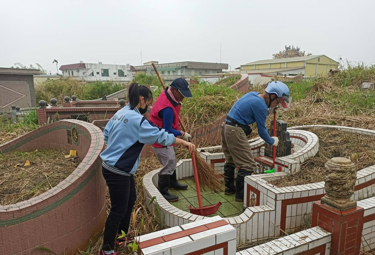 五結鄉公所提供多項便民服務 力倡清明掃墓更環保