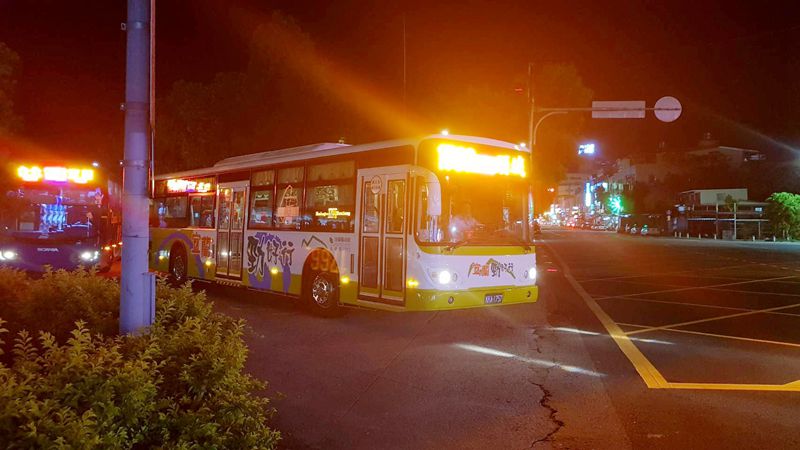 縣內低地板公車，夜晚更難辨識