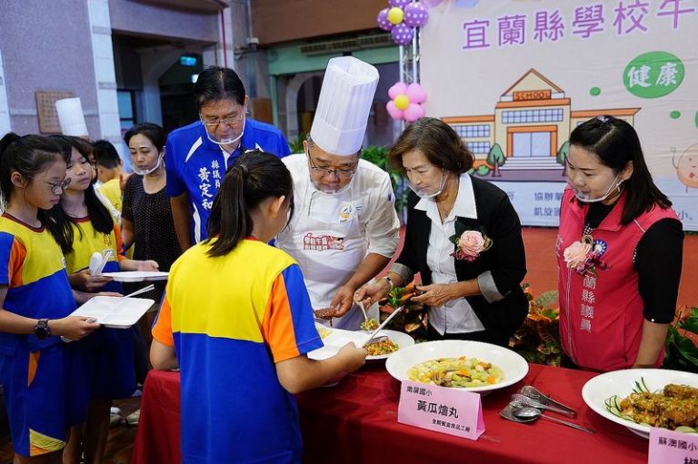 宜蘭縣學校午餐廚藝精進～今發表成果