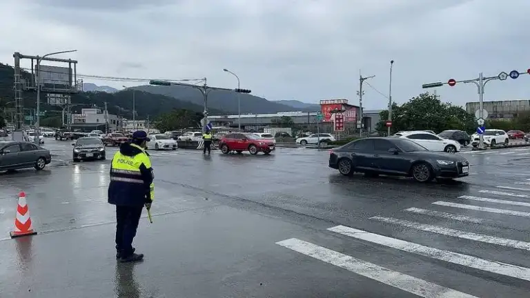 228連假湧旅遊車潮～宜警加強交通疏導