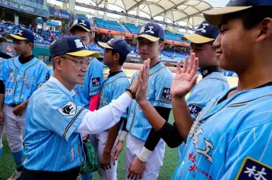 羅東高工黑豹旗奪全國亞軍～林茂盛致意．王者未冠，精神永冠