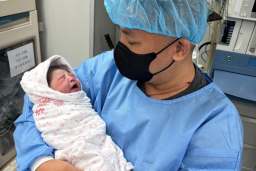 宜縣長參選人吳宗憲喜迎愛女誕生～臉書報喜母女平安